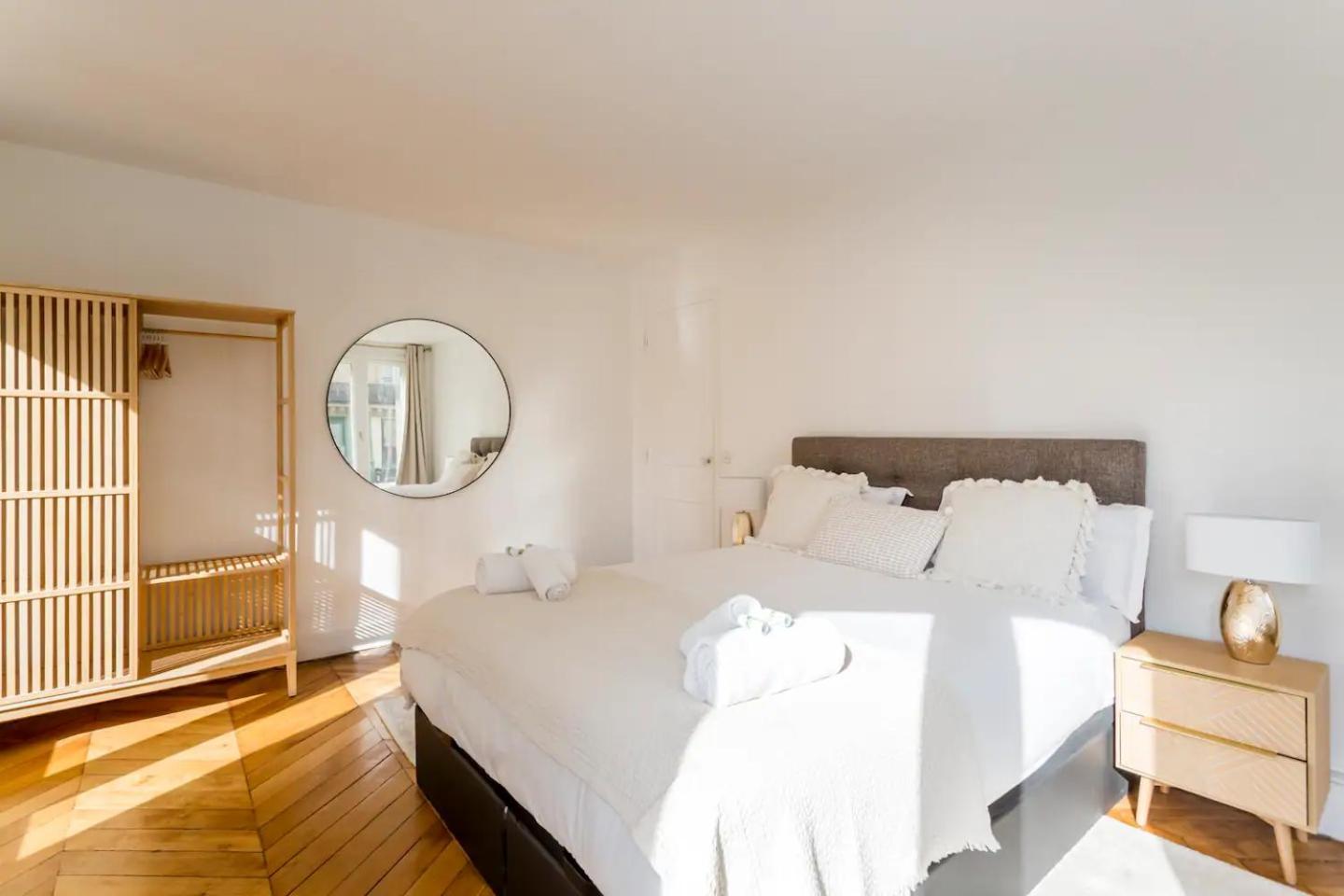 8P - 3Br Le Marais Spacious - Central - Historic Apt Parijs Buitenkant foto