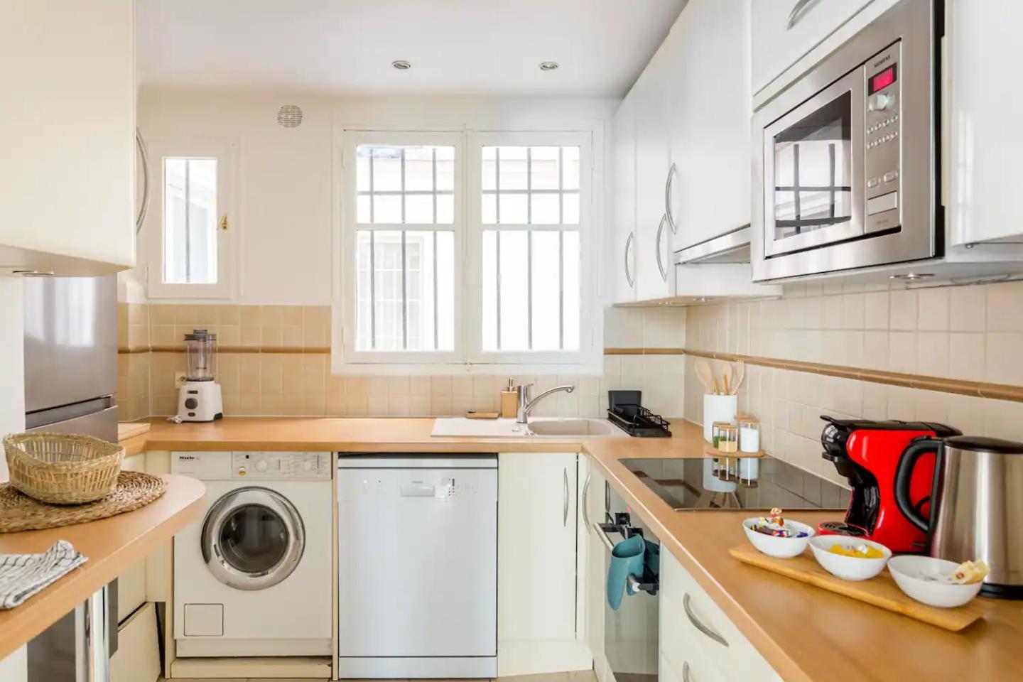 8P - 3Br Le Marais Spacious - Central - Historic Apt Parijs Buitenkant foto