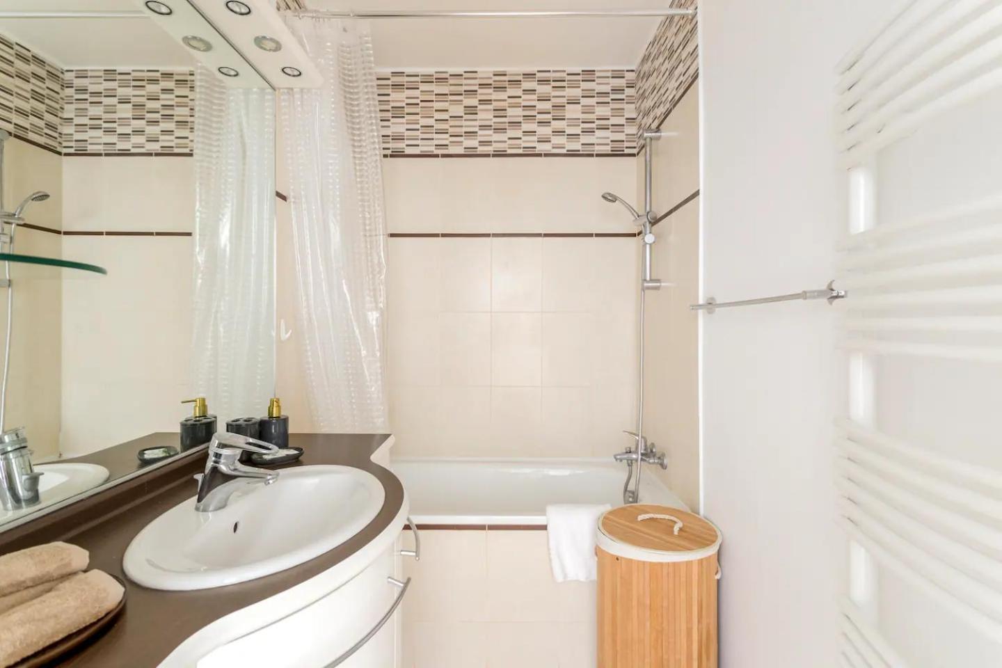 8P - 3Br Le Marais Spacious - Central - Historic Apt Parijs Buitenkant foto