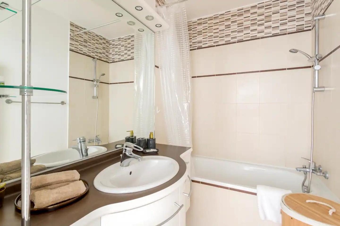 8P - 3Br Le Marais Spacious - Central - Historic Apt Parijs Buitenkant foto